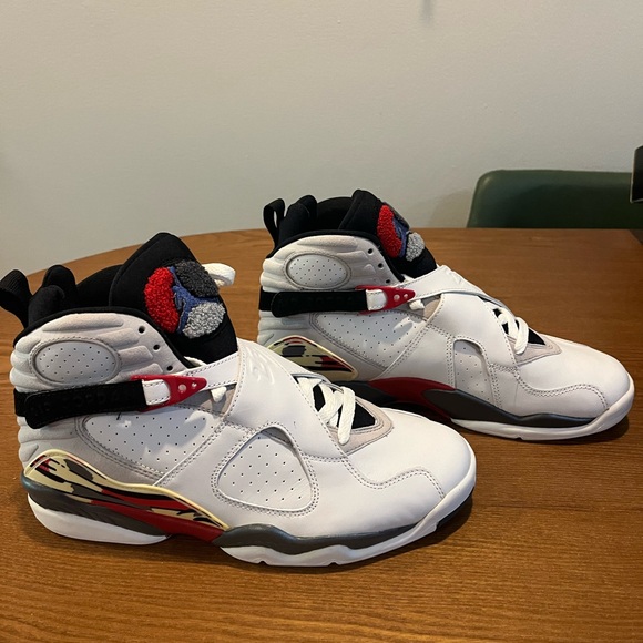NWT Nike Air Jordan 8 Retro sneakers